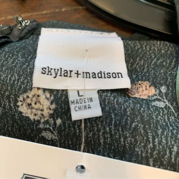 Skylar + Madison Floral Dress Size Large - Picture 12 of 14